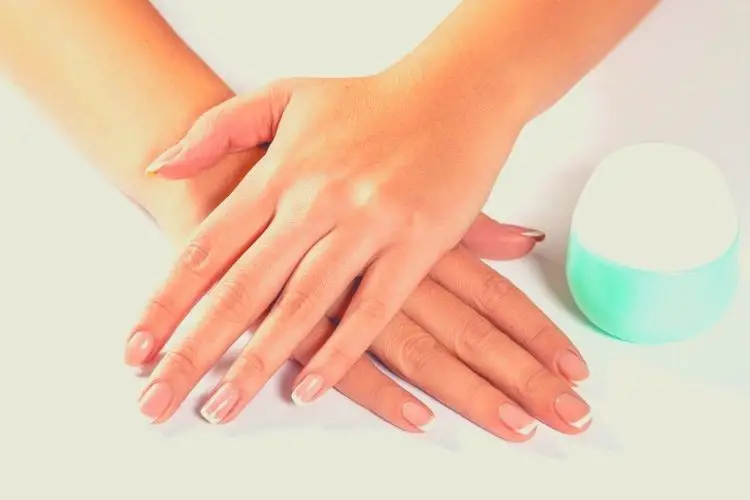 Benefits of Coconut Oil for Nails