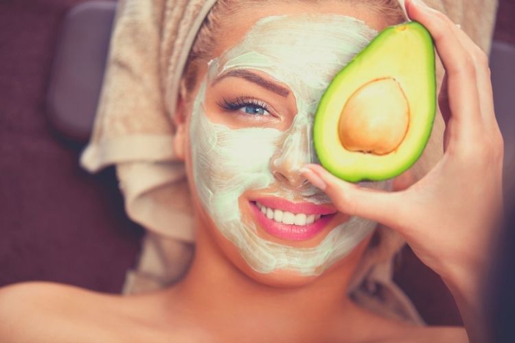 maschera avocado viso fai da te